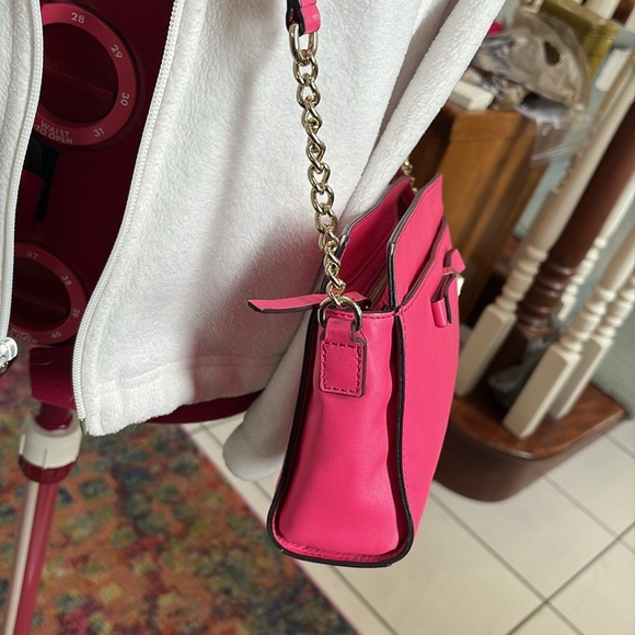 Kate Spade  bowfront Crossbody bag leather  bright pink  strap/Chain detail Exe - Picture 5 of 17